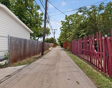 1305-a Nw 14th Street - Photo Thumbnail 31