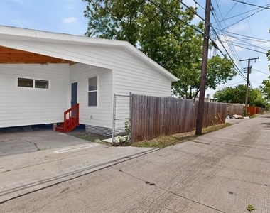 1305-a Nw 14th Street - Photo Thumbnail 2