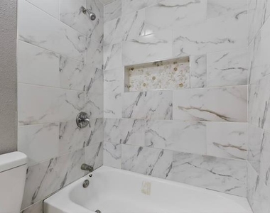 1305-a Nw 14th Street - Photo Thumbnail 23