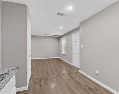1305-a Nw 14th Street - Photo Thumbnail 16