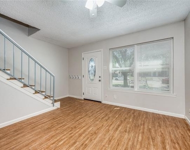 604 Meadow View Court - Photo Thumbnail 2