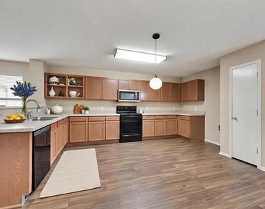 6233 Balcony Lane - Photo Thumbnail 12