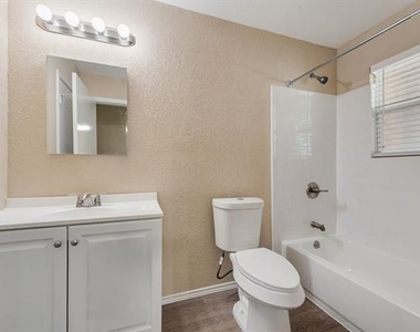6233 Balcony Lane - Photo Thumbnail 4