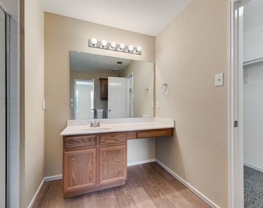 6233 Balcony Lane - Photo Thumbnail 16