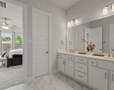 5608 Stewarts Creek Court - Photo Thumbnail 17