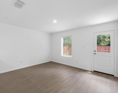 12112 Steeplechase Drive - Photo Thumbnail 11