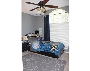 2425 Collier Drive - Photo Thumbnail 8