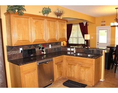 2425 Collier Drive - Photo Thumbnail 13