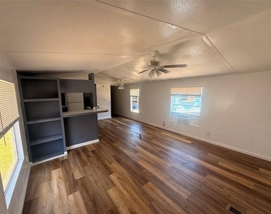 541 Simmons Way - Photo Thumbnail 2
