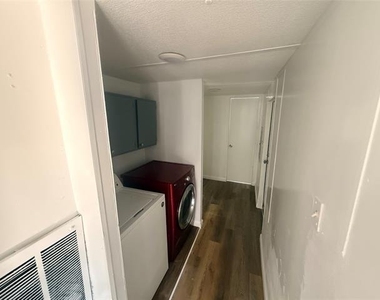 541 Simmons Way - Photo Thumbnail 6