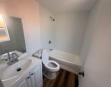 541 Simmons Way - Photo Thumbnail 9