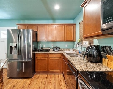 3509 Spencer Street - Photo Thumbnail 6