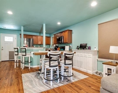 3509 Spencer Street - Photo Thumbnail 3
