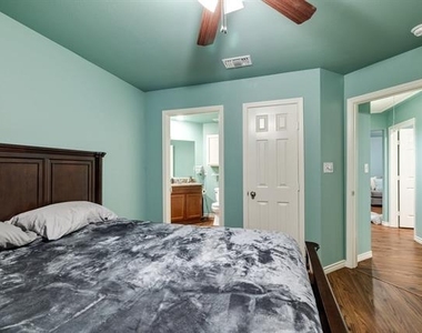 3509 Spencer Street - Photo Thumbnail 16