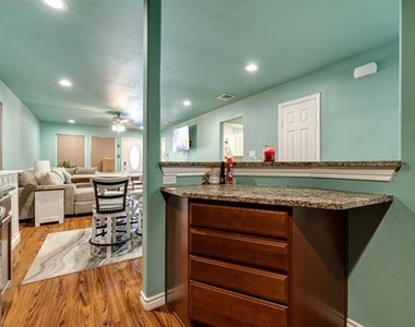 3509 Spencer Street - Photo Thumbnail 7