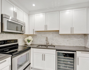 138 S Cypress Road - Photo Thumbnail 5