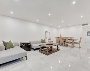 138 S Cypress Road - Photo Thumbnail 3