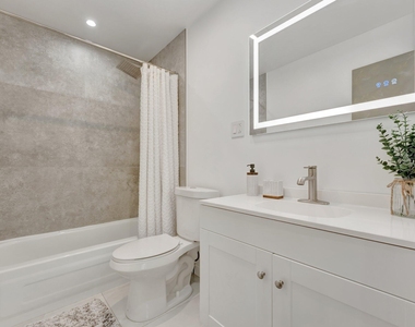 138 S Cypress Road - Photo Thumbnail 11
