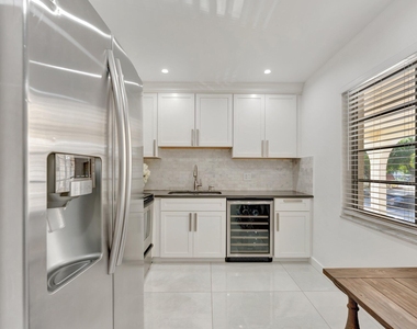138 S Cypress Road - Photo Thumbnail 4