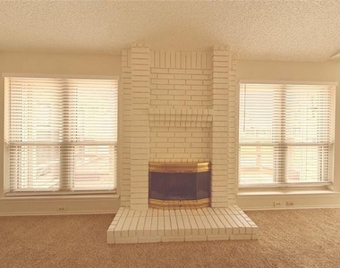 4806 Shadyway Drive - Photo Thumbnail 4