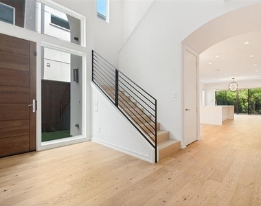 4719 Belmont Avenue - Photo Thumbnail 2
