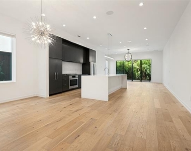 4719 Belmont Avenue - Photo Thumbnail 3
