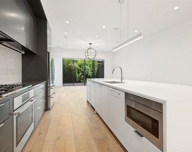 4719 Belmont Avenue - Photo Thumbnail 4