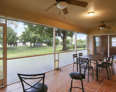 1198 Se Petunia Avenue - Photo Thumbnail 34