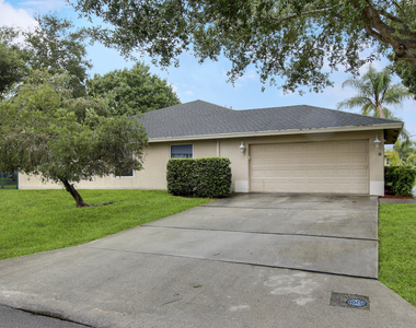 1198 Se Petunia Avenue - Photo Thumbnail 7