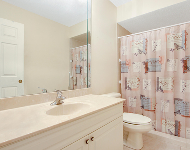 1198 Se Petunia Avenue - Photo Thumbnail 2