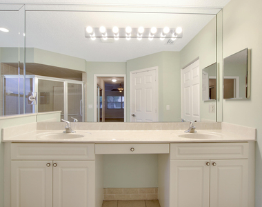 1198 Se Petunia Avenue - Photo Thumbnail 16