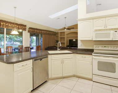 1198 Se Petunia Avenue - Photo Thumbnail 32
