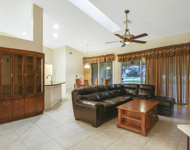 1198 Se Petunia Avenue - Photo Thumbnail 24