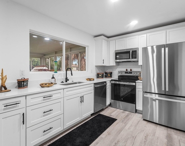 2937 Se Ironton Avenue - Photo Thumbnail 9