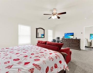 720 Willow View Way - Photo Thumbnail 15