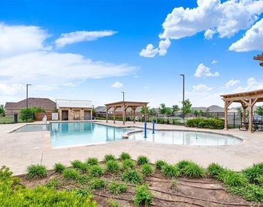 720 Willow View Way - Photo Thumbnail 30