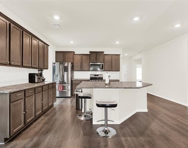 720 Willow View Way - Photo Thumbnail 5
