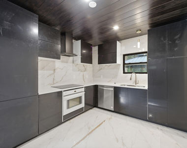 2529 Rainbow Drive - Photo Thumbnail 6