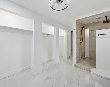 2529 Rainbow Drive - Photo Thumbnail 17