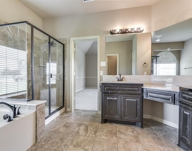12112 Abernathy Circle - Photo Thumbnail 8
