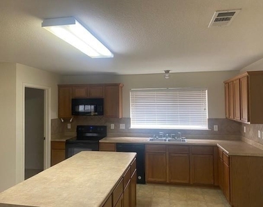 3601 Lazy River Ranch Road - Photo Thumbnail 4