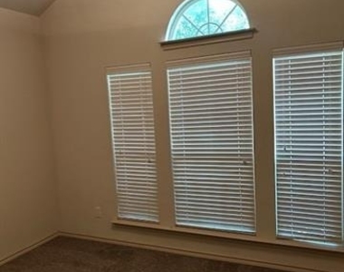 12637 Diamond Peak Drive - Photo Thumbnail 2