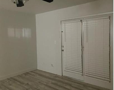 2729 Hurstview Drive - Photo Thumbnail 3