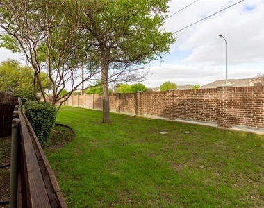 10008 Dryden Lane - Photo Thumbnail 20