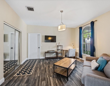 2466 Muir Circle - Photo Thumbnail 15