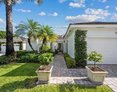 2466 Muir Circle - Photo Thumbnail 1