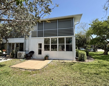 21 Newport B Court - Photo Thumbnail 26