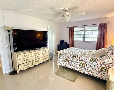 21 Newport B Court - Photo Thumbnail 18