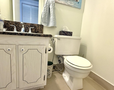 21 Newport B Court - Photo Thumbnail 9