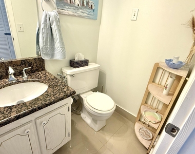 21 Newport B Court - Photo Thumbnail 11
